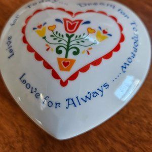 vintage porcelain papel scandanavian heart trinket box with graphics stamped